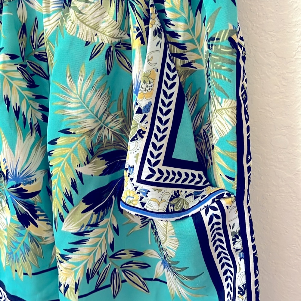 GiGIO Tropical turquoise green Shorts with Pockets - Picture 2 of 4